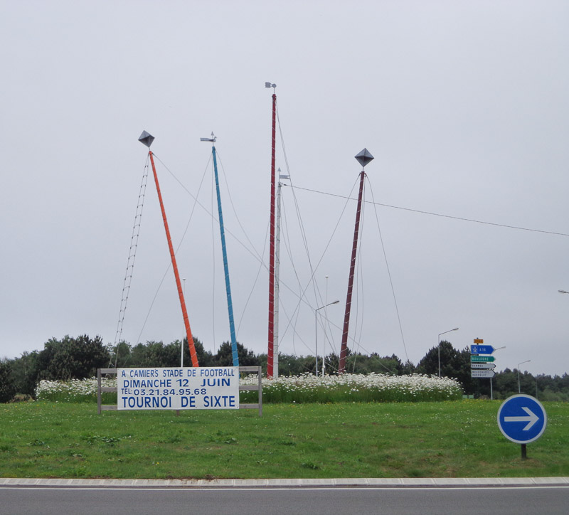 We;ve seen some of the most interesting traffic circles here in France. This one has a vaguely nautical or kite flying theme.